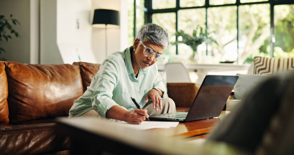 How to Build Confidence With Money