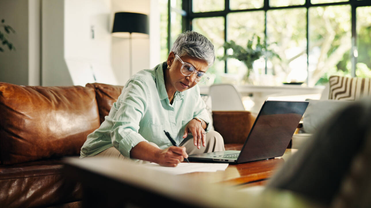 How to Build Confidence With Money