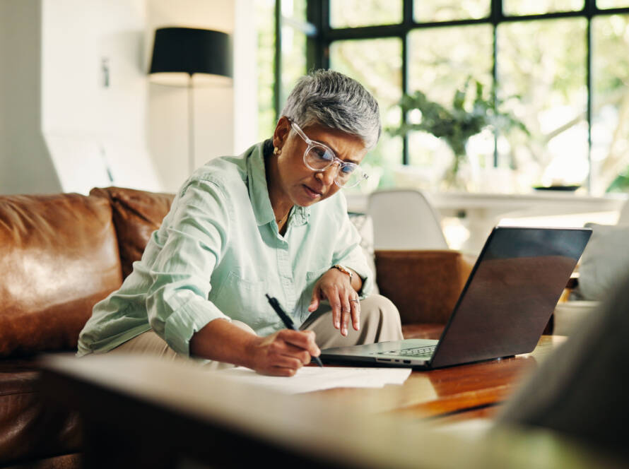 How to Build Confidence With Money